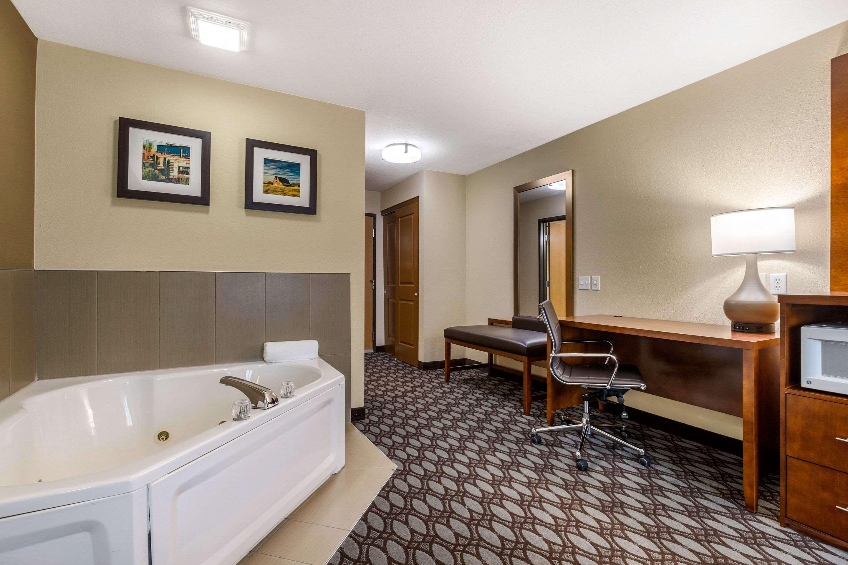 Story City Comfort Inn מראה חיצוני תמונה